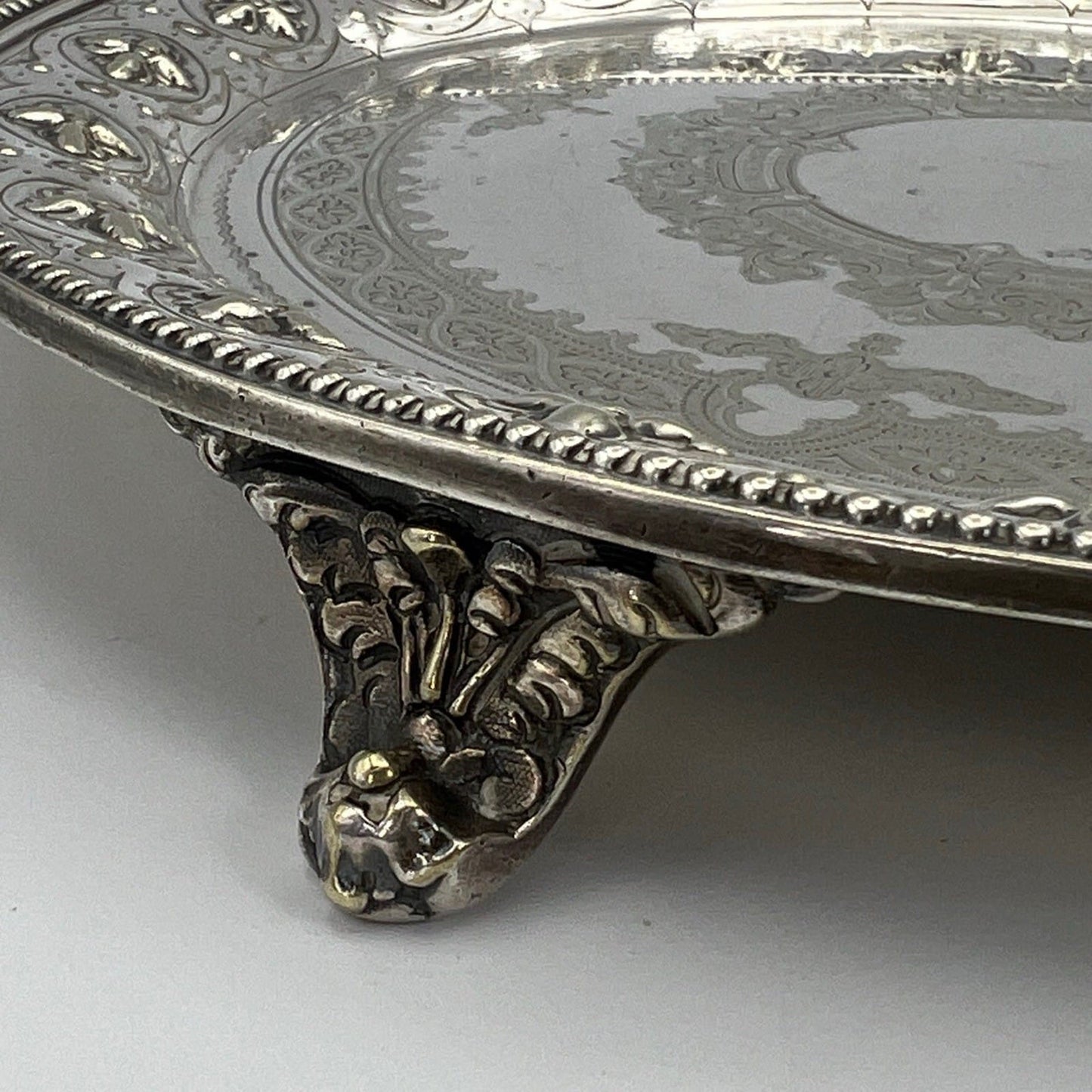 Antico Vassoio in argento sheffield silver plated rotondo inciso d' epoca 800' X Categoria  Sheffield & Argento