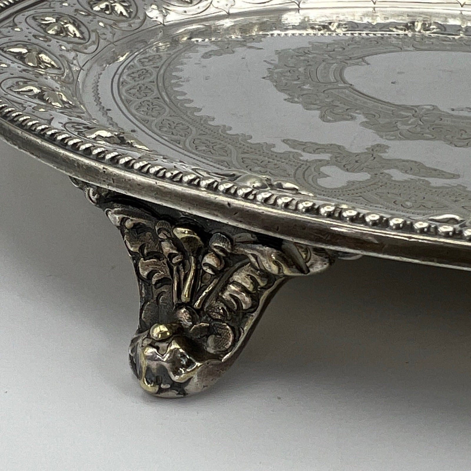 Antico Vassoio in argento sheffield silver plated rotondo inciso d' epoca 800' X Categoria  Sheffield & Argento