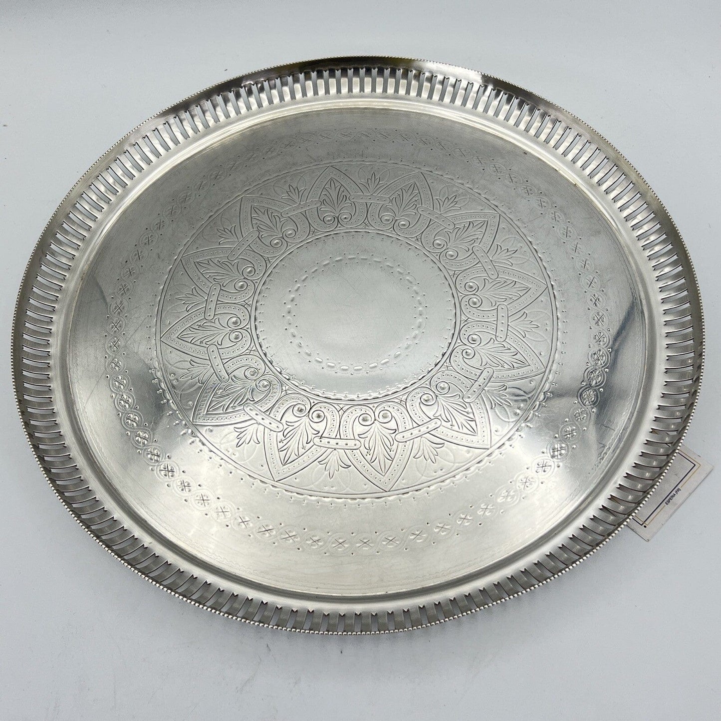 Antico Vassoio in argento sheffield silver plated rotondo inciso d' epoca 900 Categoria  Sheffield & Argento