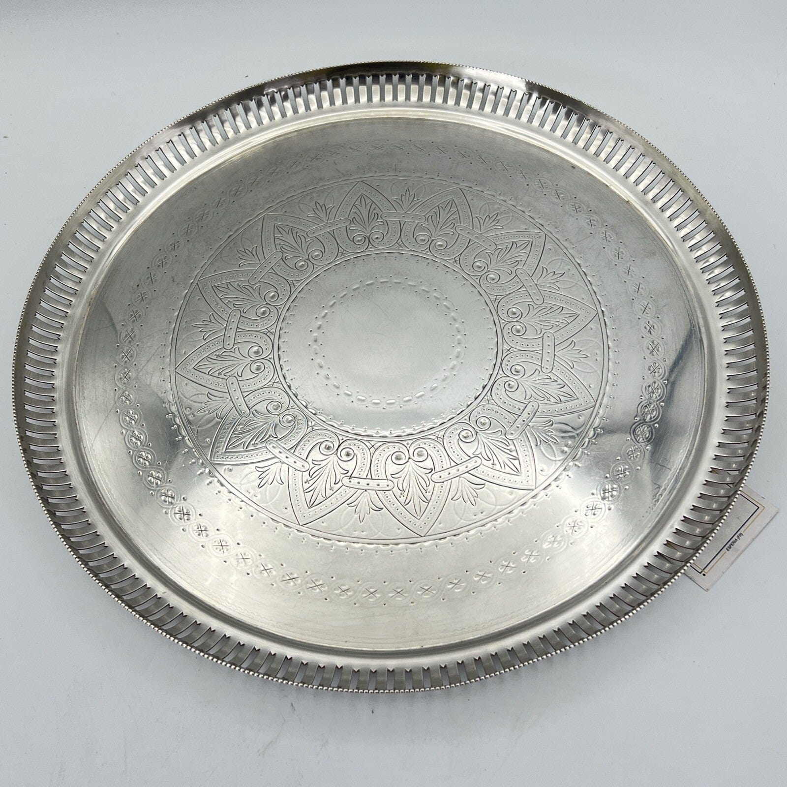 Antico Vassoio in argento sheffield silver plated rotondo inciso d' epoca 900 Categoria  Sheffield & Argento