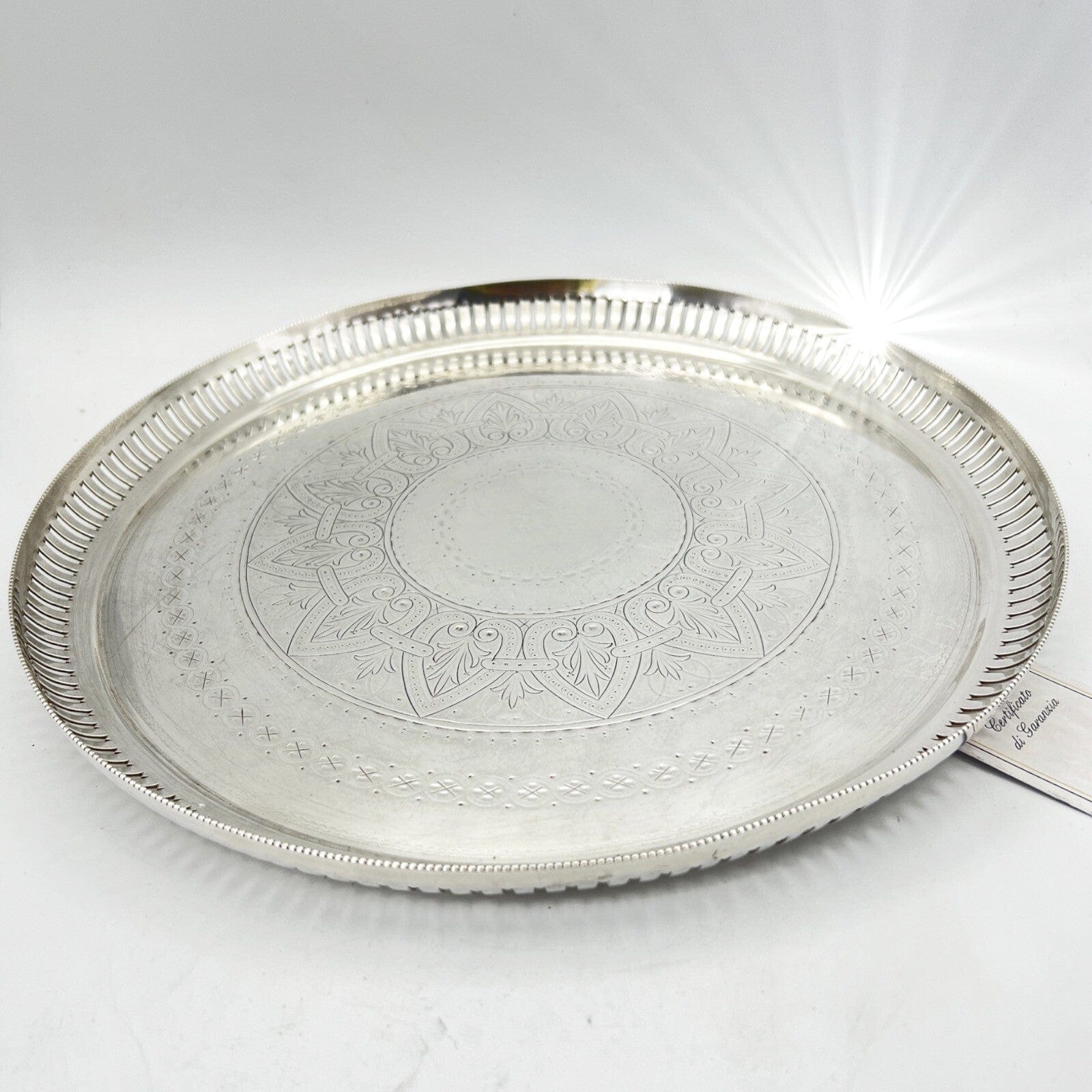 Antico Vassoio in argento sheffield silver plated rotondo inciso d' epoca 900 Categoria  Sheffield & Argento