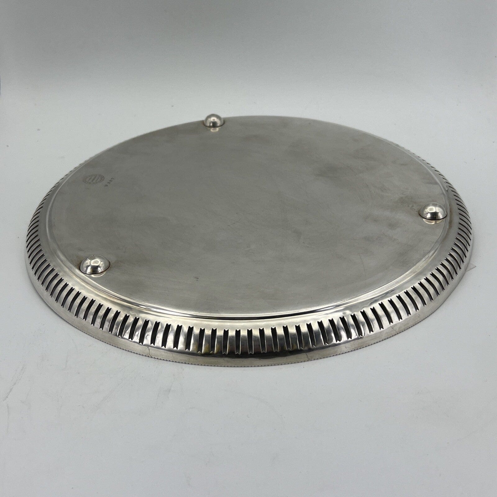 Antico Vassoio in argento sheffield silver plated rotondo inciso d' epoca 900 Categoria  Sheffield & Argento