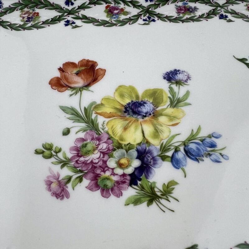 Antico vassoio in porcellana Limoges piatto vintage con fiori metallo argentato Categoria  Centrotavola e Ciotole