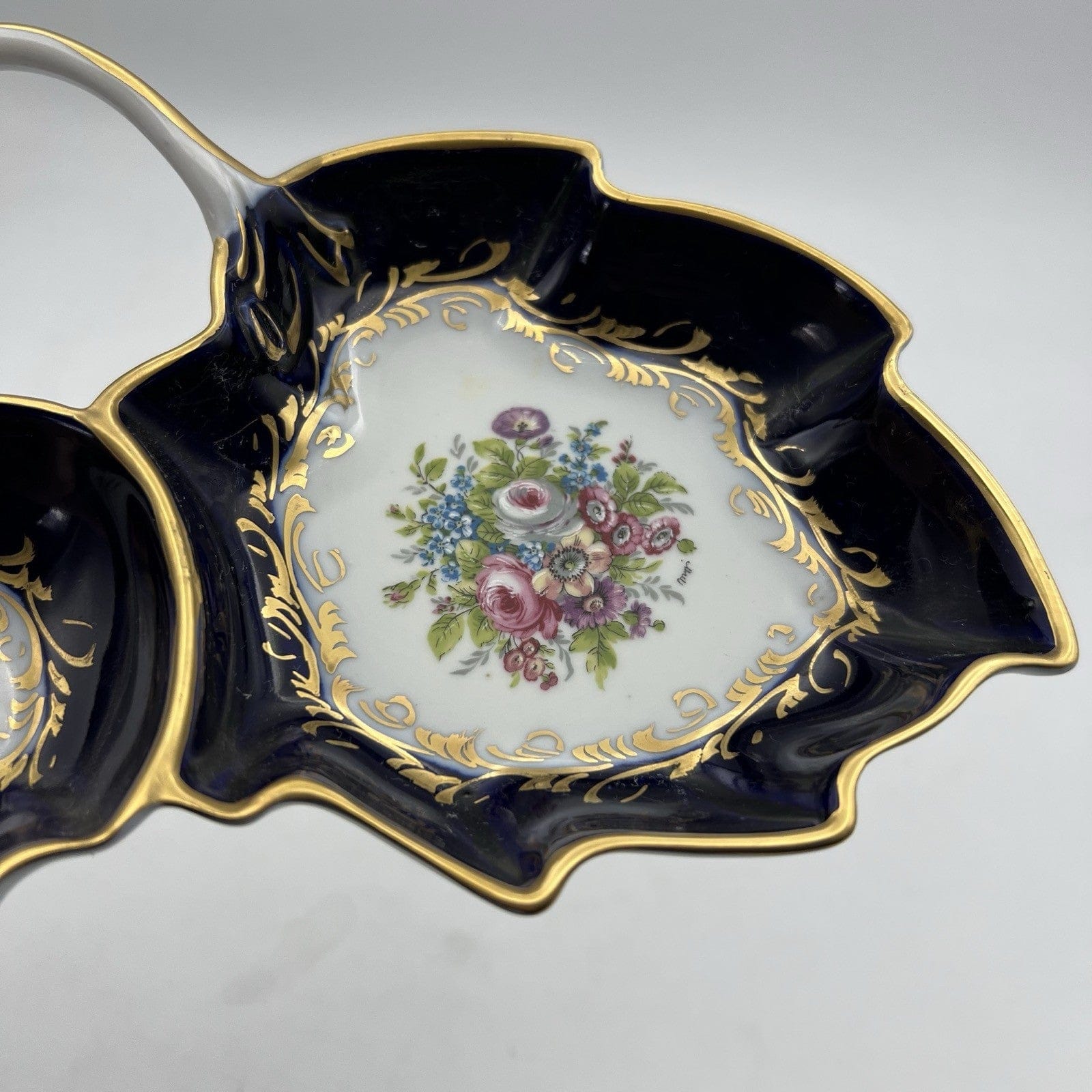 Antipastiera antica in porcellana Limoges Pate blu cobalto e oro porta Bon Bon Categoria  Piatti Vassoio