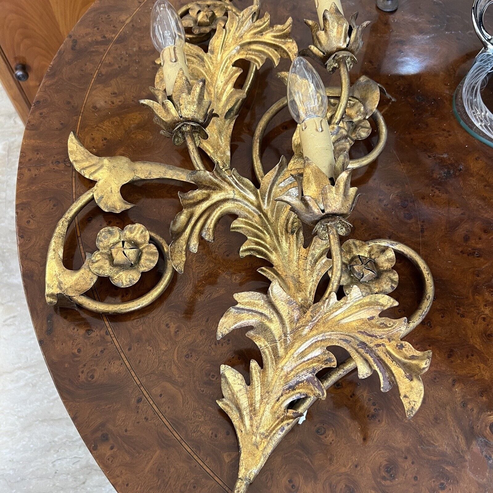 Applique dorato foglie d'acanto a 4 fiamme luci Lampada da parete stile antico Categoria  Lampade Appliques