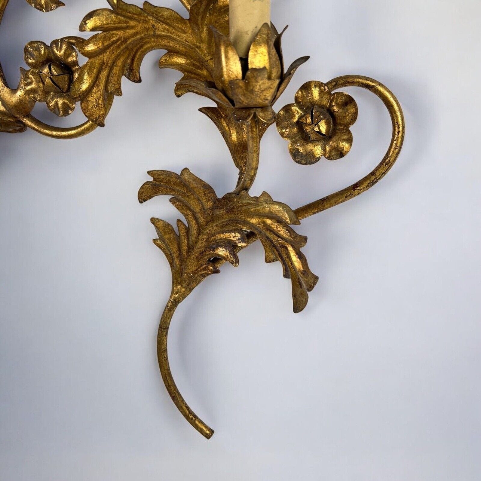 Applique dorato foglie d'acanto a 4 fiamme luci Lampada da parete stile antico Categoria  Lampade Appliques