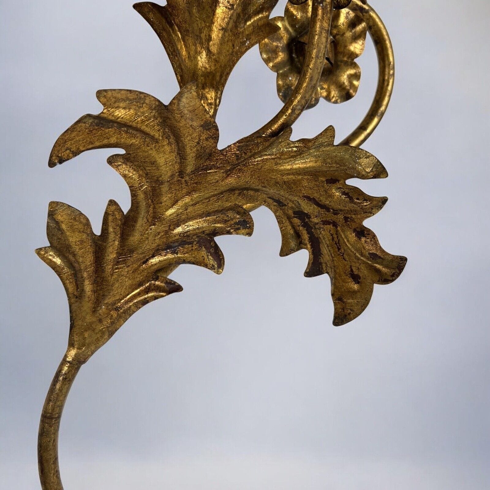 Applique dorato foglie d'acanto a 4 fiamme luci Lampada da parete stile antico Categoria  Lampade Appliques
