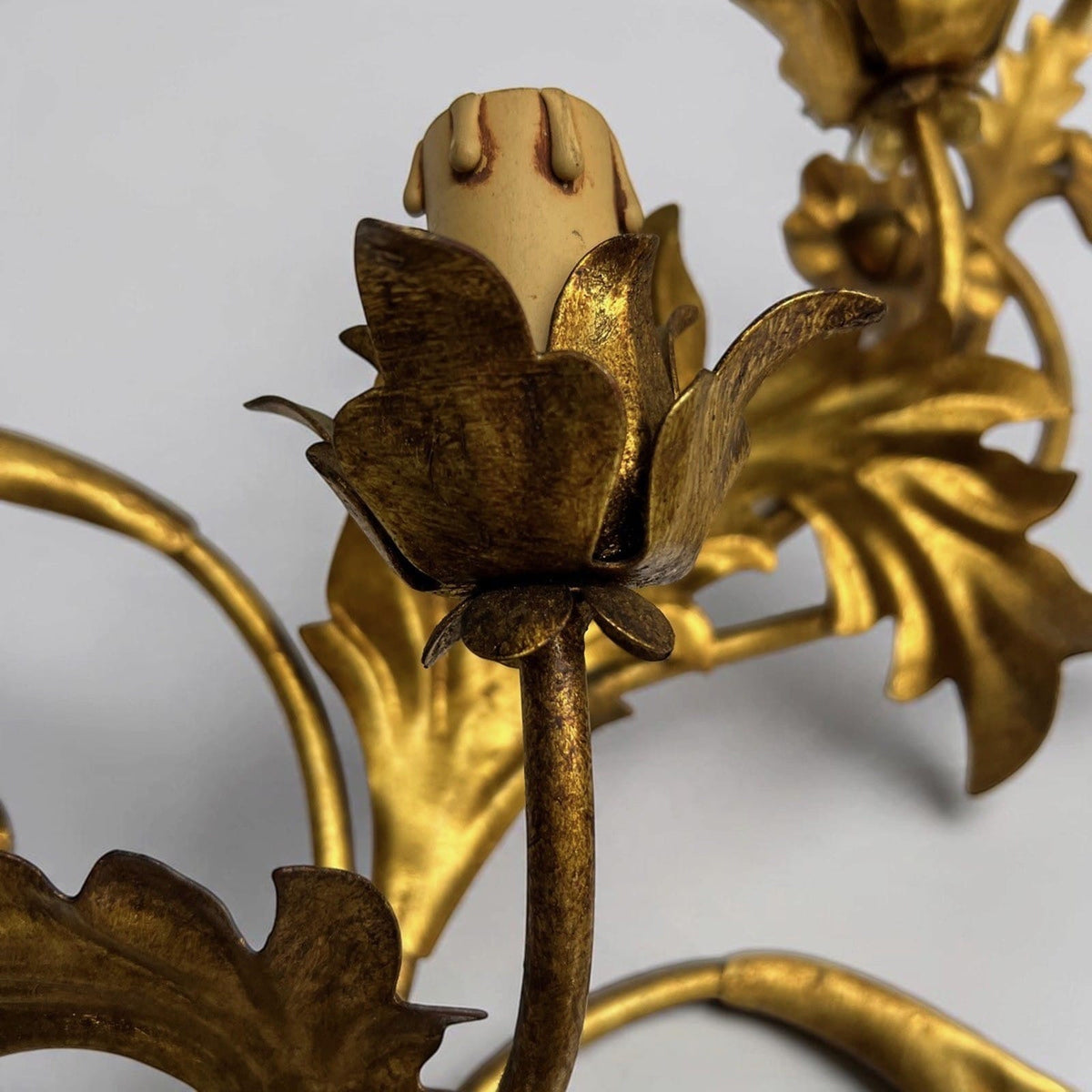 Applique dorato foglie d'acanto a 5 bracci luci Lampada da parete stile antico Categoria  Lampade Appliques