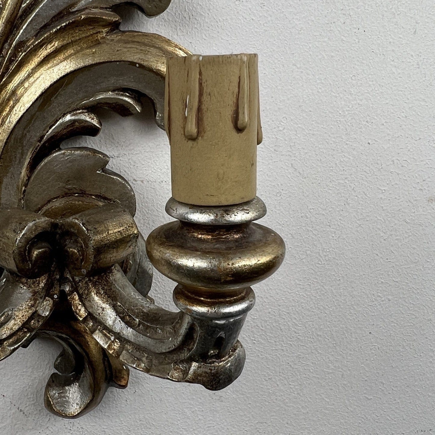 Applique stile 800 antico in legno oro argento lampada da parete a due luci Categoria  Lampade Appliques