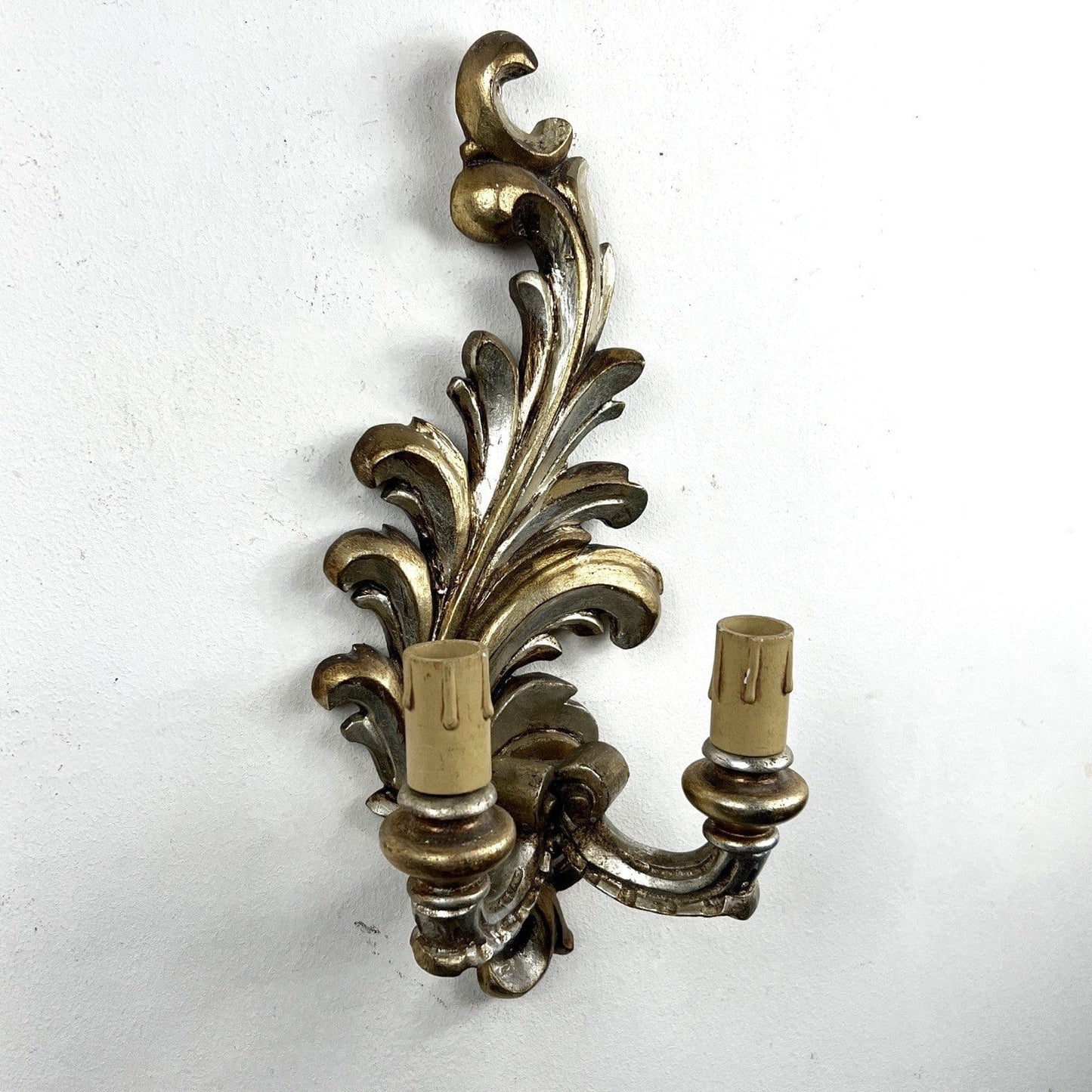 Applique stile 800 antico in legno oro argento lampada da parete a due luci Categoria  Lampade Appliques