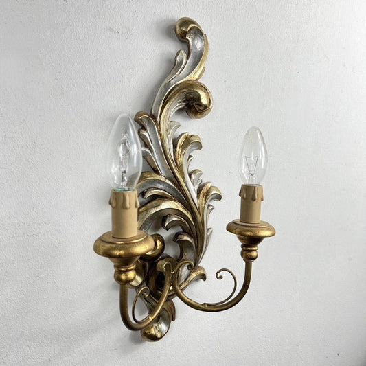 Applique stile Liberty antico in legno oro argento lampada da parete a due luci Categoria  Lampade Appliques