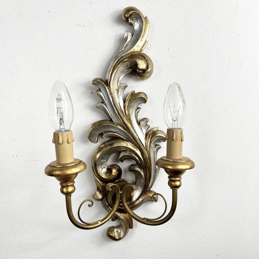 Applique stile Liberty antico in legno oro argento lampada da parete a due luci Categoria  Lampade Appliques