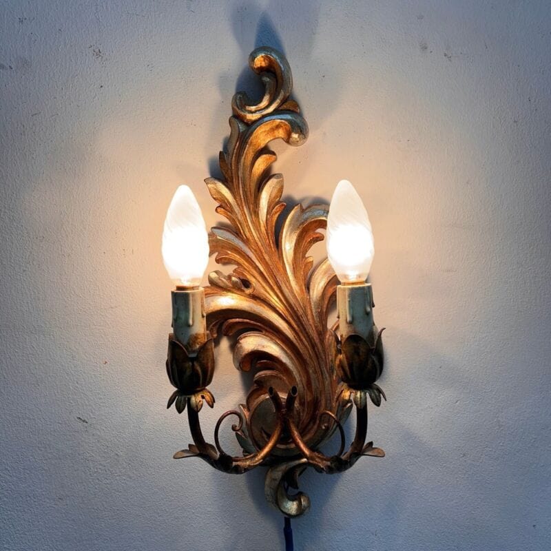Applique stile Liberty antico in legno oro argento lampada da parete a due luci Categoria  Lampade Appliques