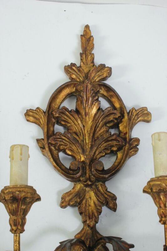 Applique vintage stile antico in legno dorato oro lampada da parete a due luci . Categoria  Lampade Appliques
