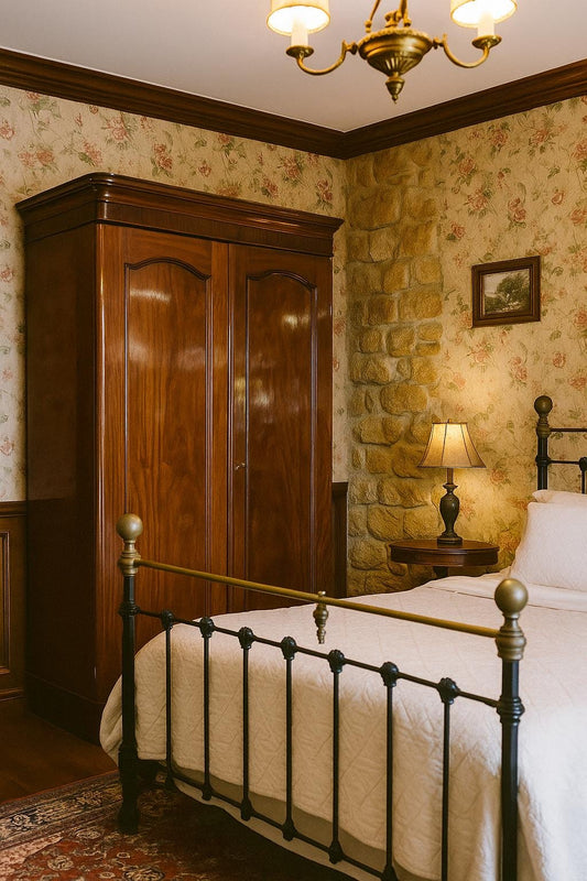 Armadio antico 800 Stipo Credenza Libreria due ante Vittoriana Inglese in Mogano Categoria  Vetrine