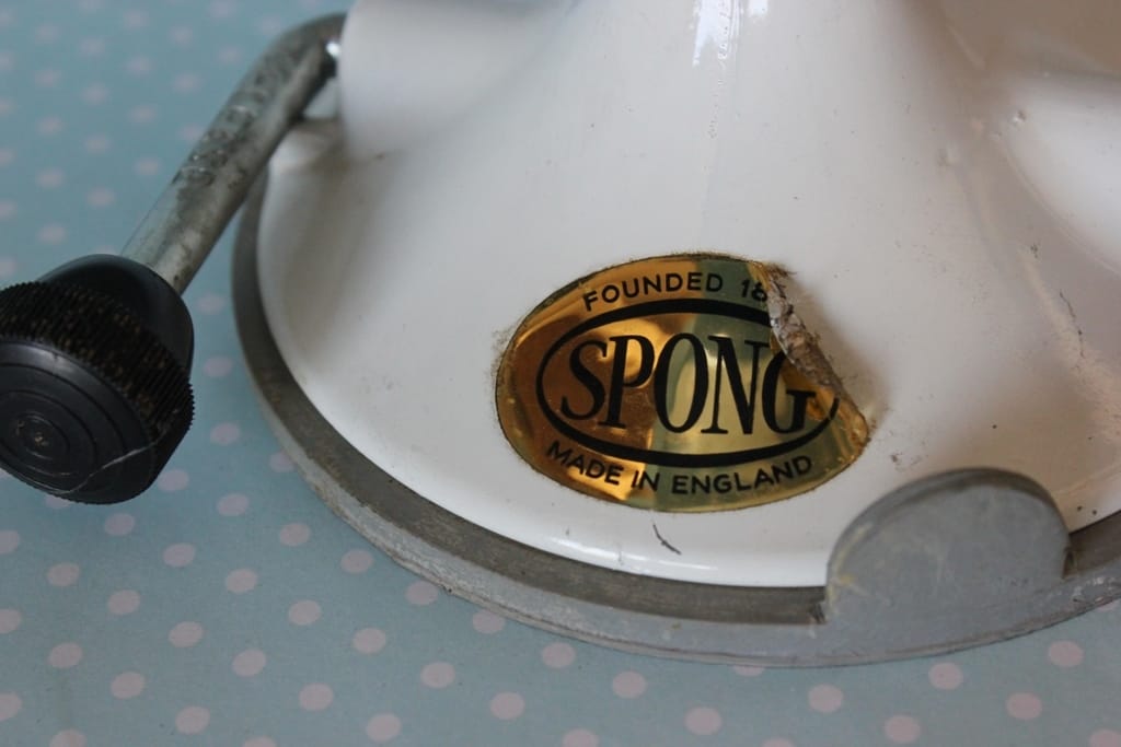 ATTREZZI VINTAGE SPONG SHABBY CHIC DA CUCINA / GRATTUGIA TRITATUTTO AFFETTATRICE Categoria  Attrezzi e Strumenti