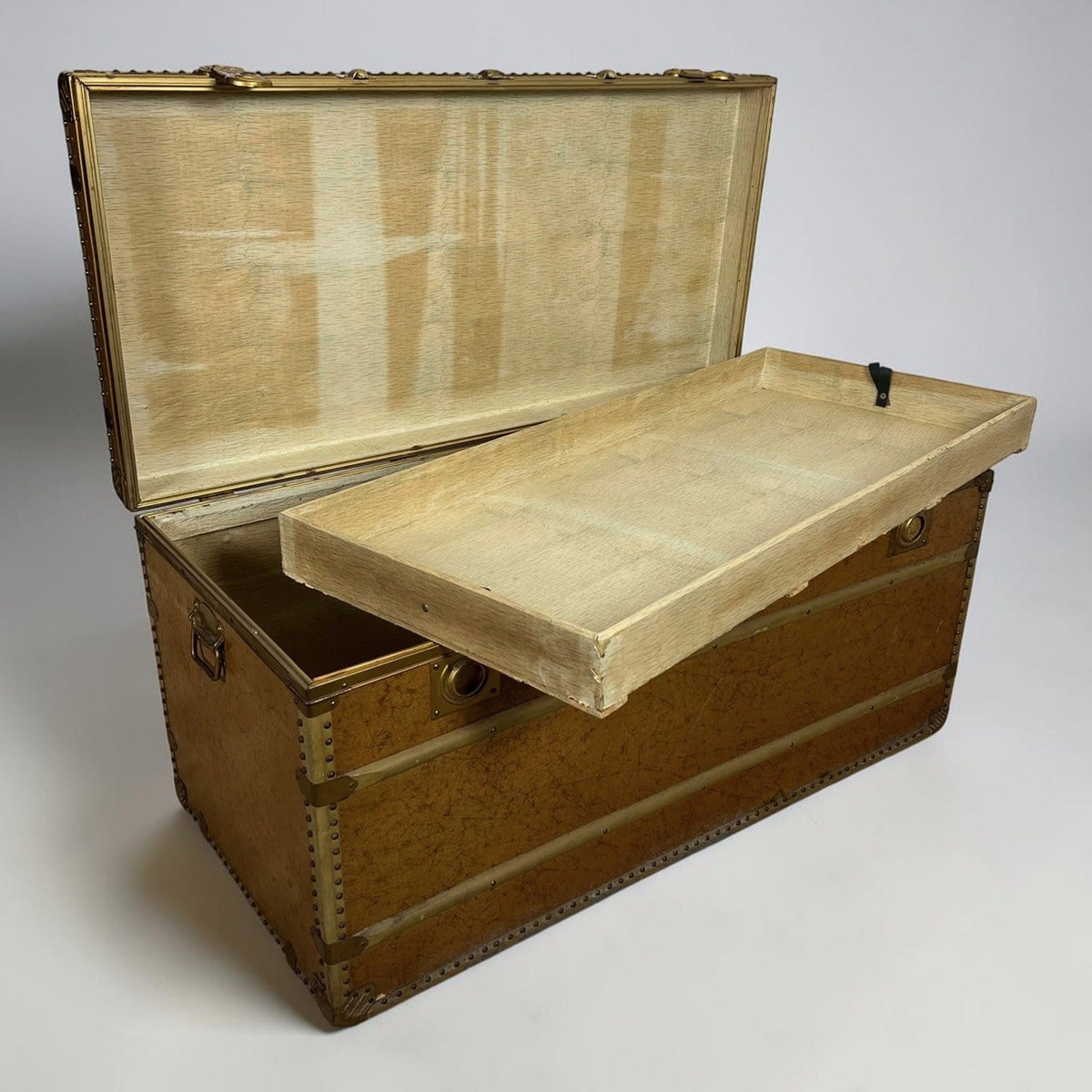 Baule antico in legno da viaggio Forziere Cassapanca 900 vintage Cassa marrone Categoria  Casse & Bauli