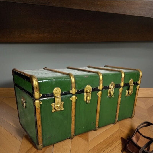Baule antico in legno da viaggio Forziere Cassapanca 900 vintage Cassa verde '40 Categoria  Casse & Bauli