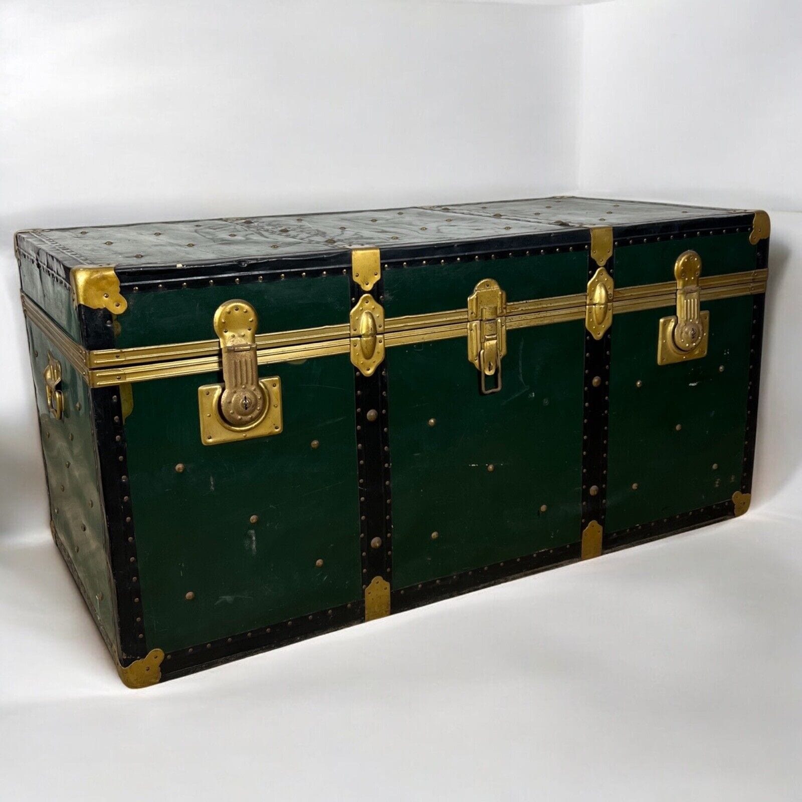 Baule antico in legno da viaggio Forziere Cassapanca 900 vintage Cassa verde '50 Categoria  Casse & Bauli