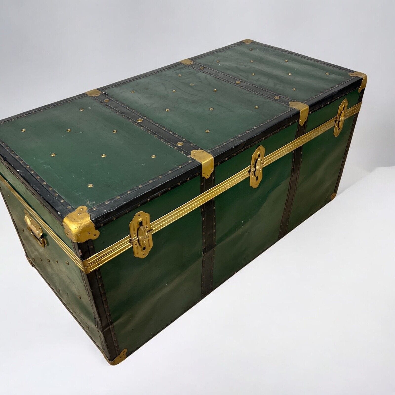 Baule antico in legno da viaggio Forziere Cassapanca 900 vintage Cassa verde '50 Categoria  Casse & Bauli