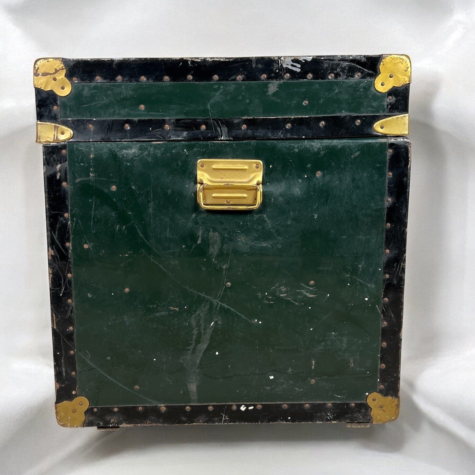 Baule antico in legno da viaggio Forziere Cassapanca 900 vintage Cassa verde '50 Categoria  Casse & Bauli