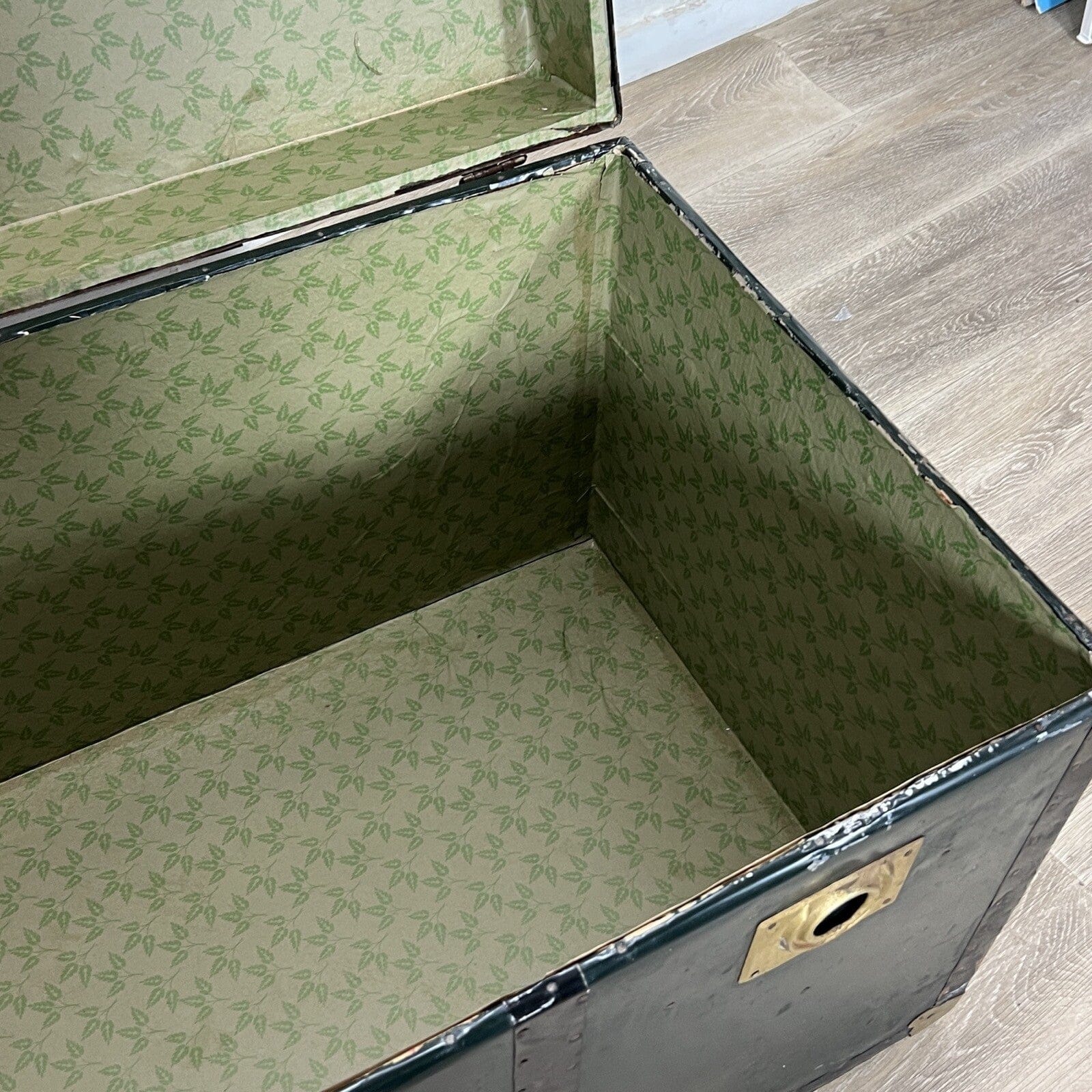 Baule antico in legno da viaggio Forziere Cassapanca 900 vintage Cassa verde '50 Categoria  Casse & Bauli