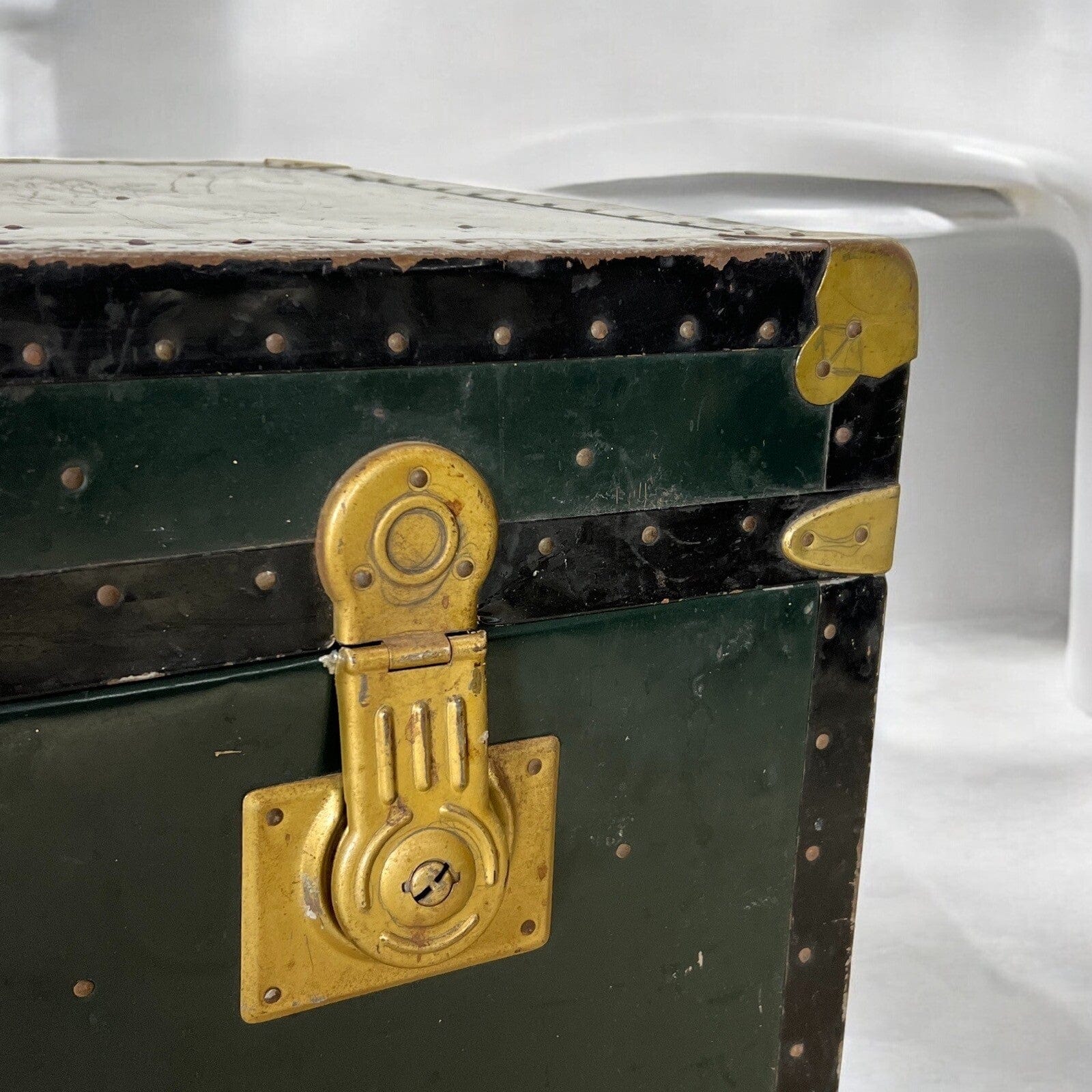 Baule antico in legno da viaggio Forziere Cassapanca 900 vintage Cassa verde '50 Categoria  Casse & Bauli