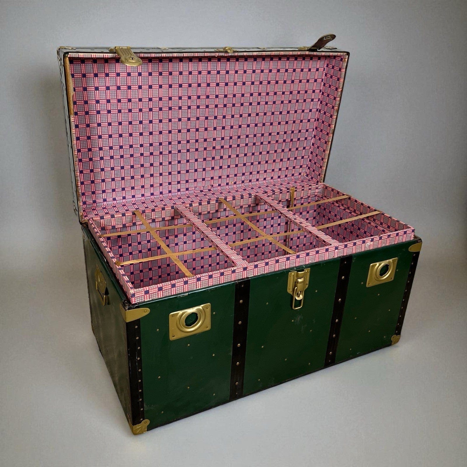 Baule antico in legno da viaggio Forziere Cassapanca 900 vintage Cassa verde '50 Categoria  Casse & Bauli