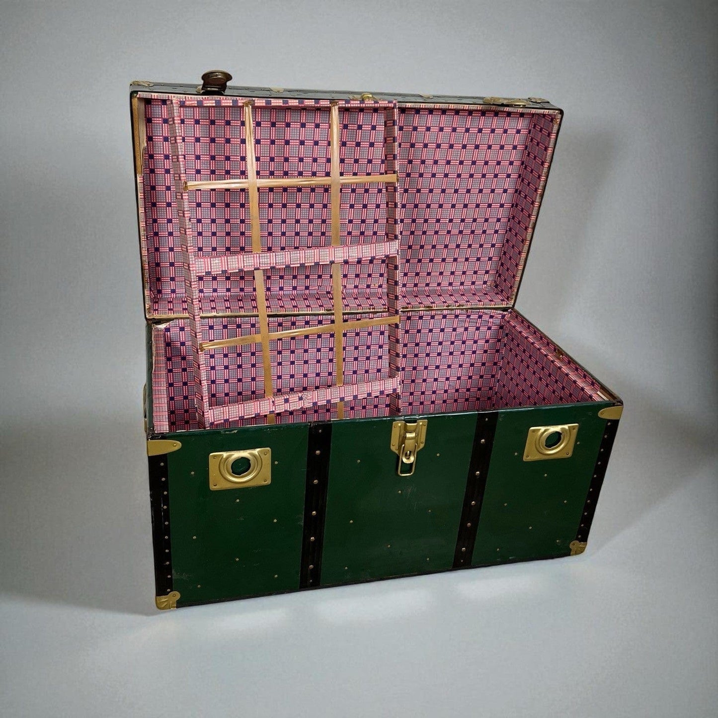 Baule antico in legno da viaggio Forziere Cassapanca 900 vintage Cassa verde '50 Categoria  Casse & Bauli