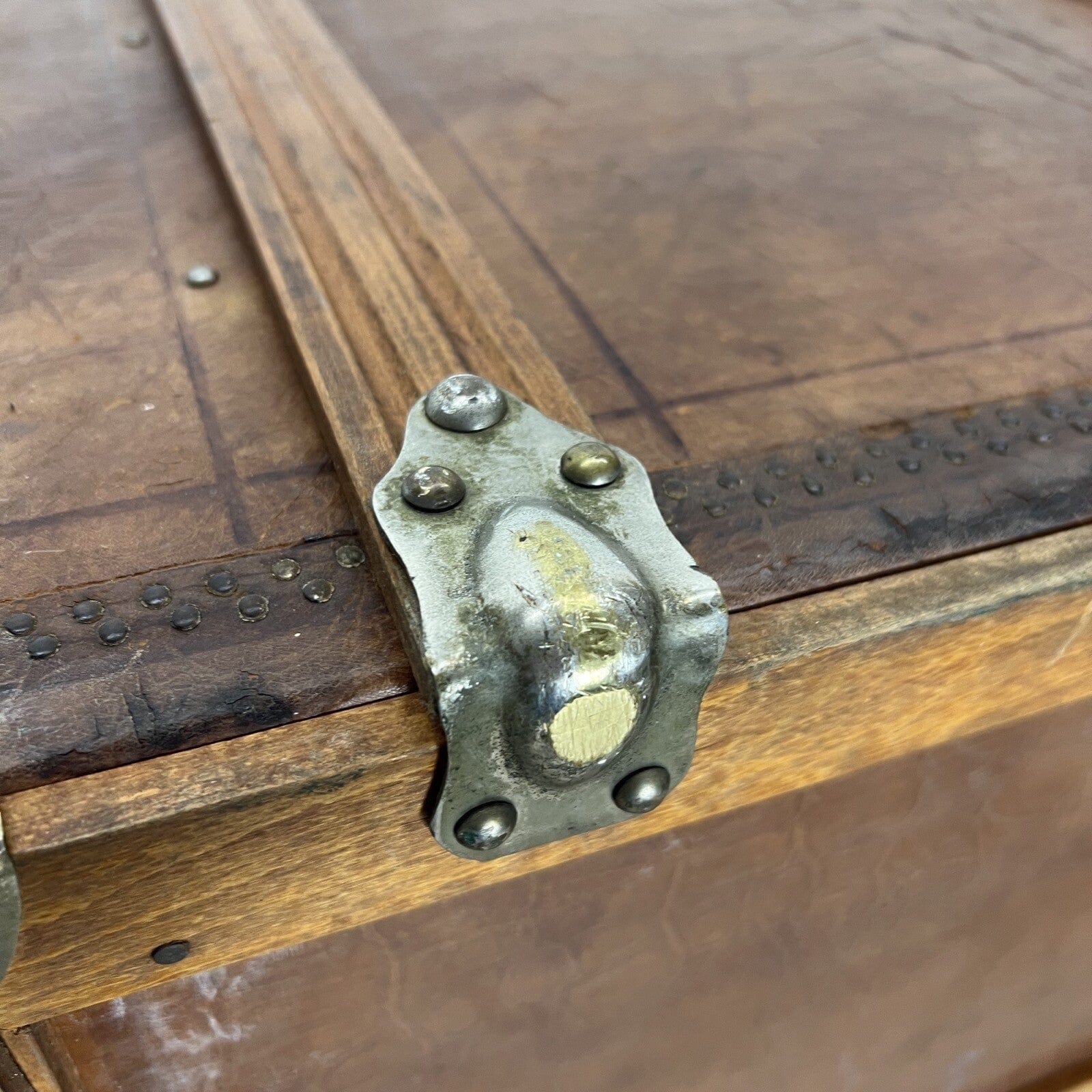 Baule antico in legno da viaggio in pelle con cassetti Cassa d'epoca  800 Arredo Categoria  Casse & Bauli