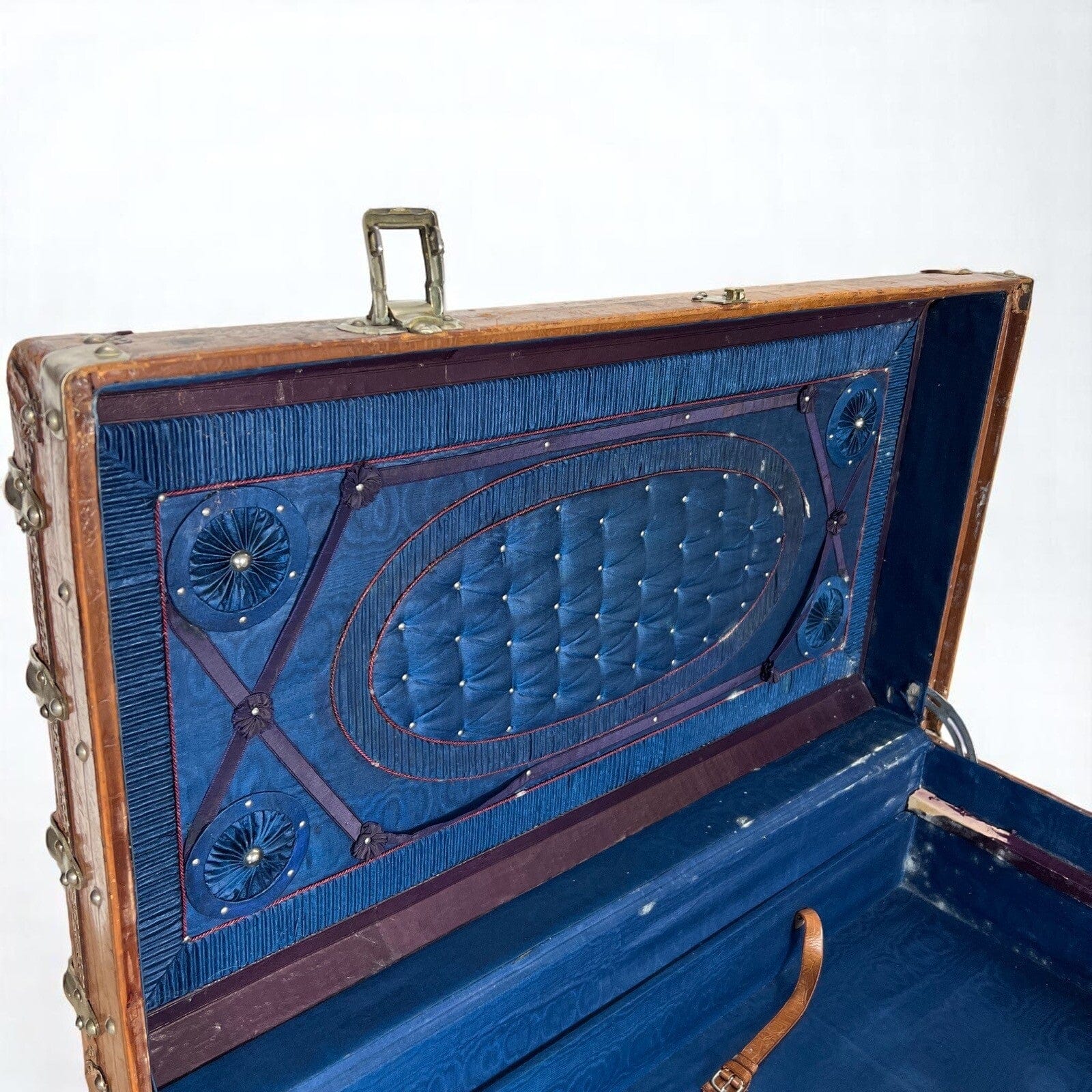 Baule antico in legno da viaggio in pelle con cassetti Cassa d'epoca  800 Arredo Categoria  Casse & Bauli