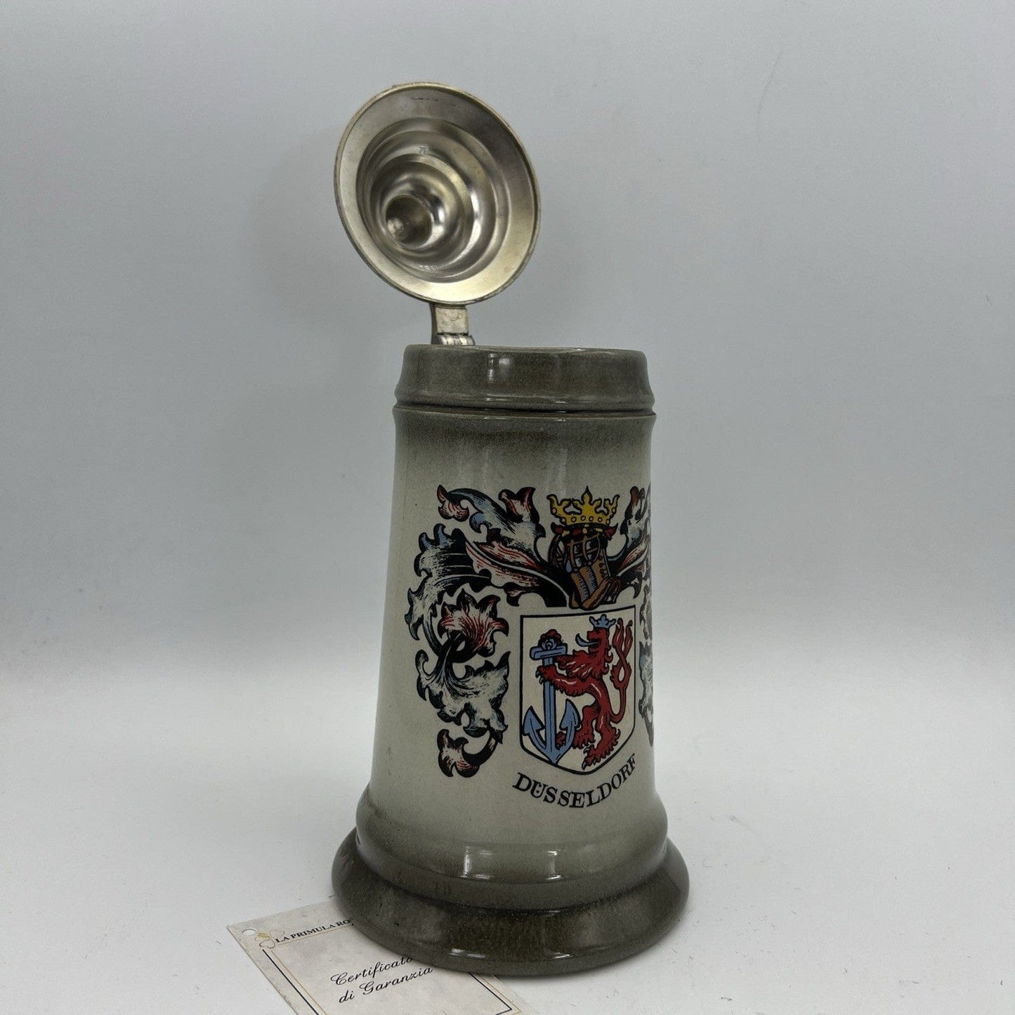 Boccale da birra in ceramica tedesco vintage con coperchio in peltro Dusseldorf Categoria  Boccali