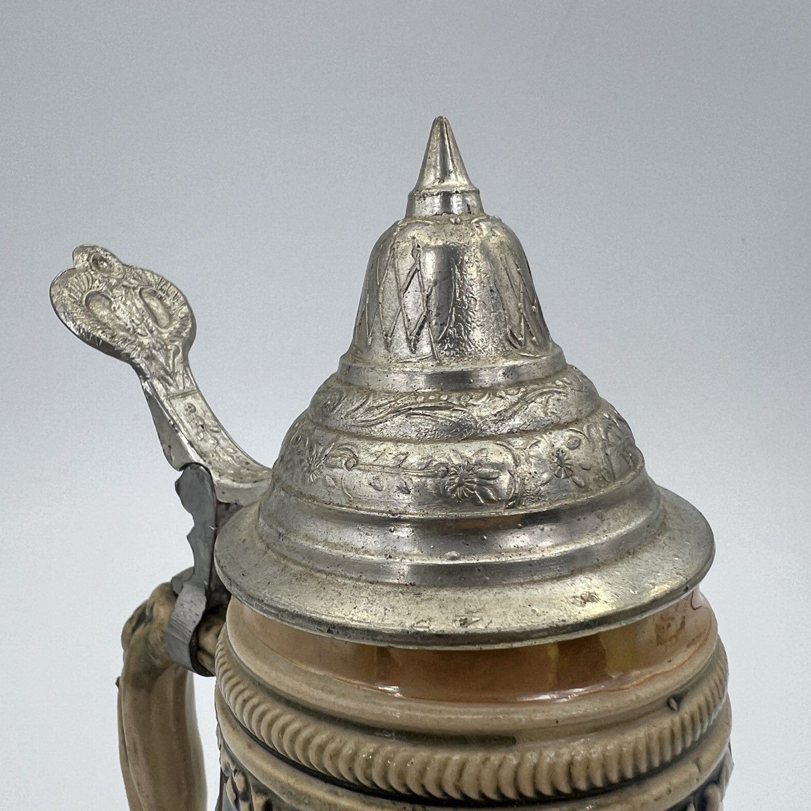 Boccale da birra in ceramica tedesco vintage con coperchio peltro Francoforte Categoria  Boccali