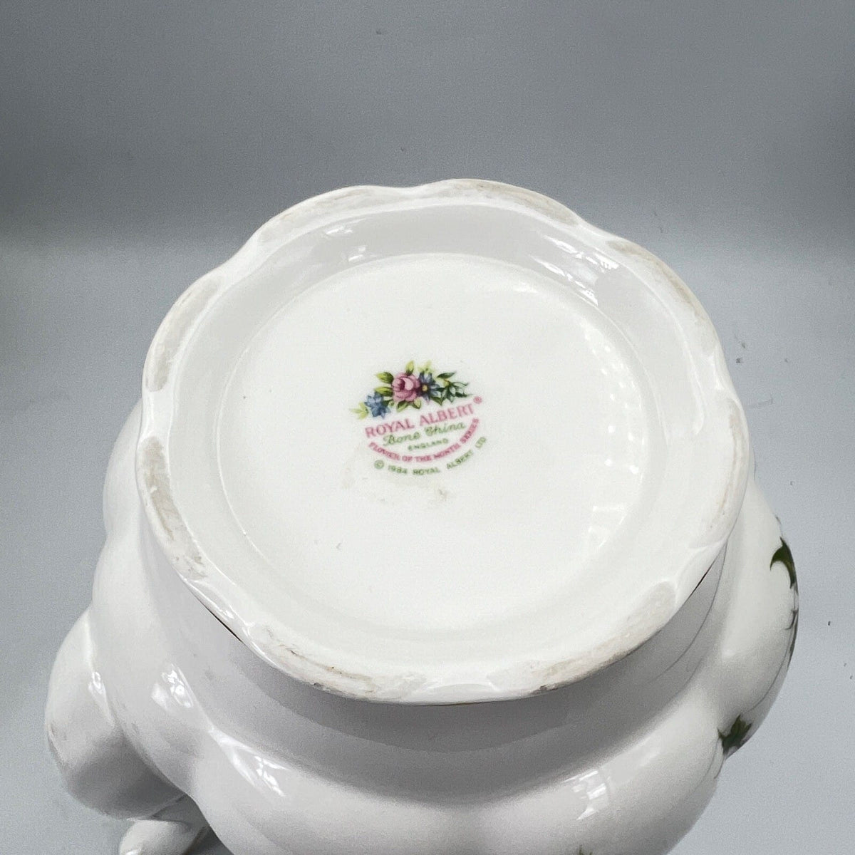 Caffettiera in porcellana Royal Albert con mesi Flower of the month teiera 1984 Categoria  Servizio tazze - Tazze