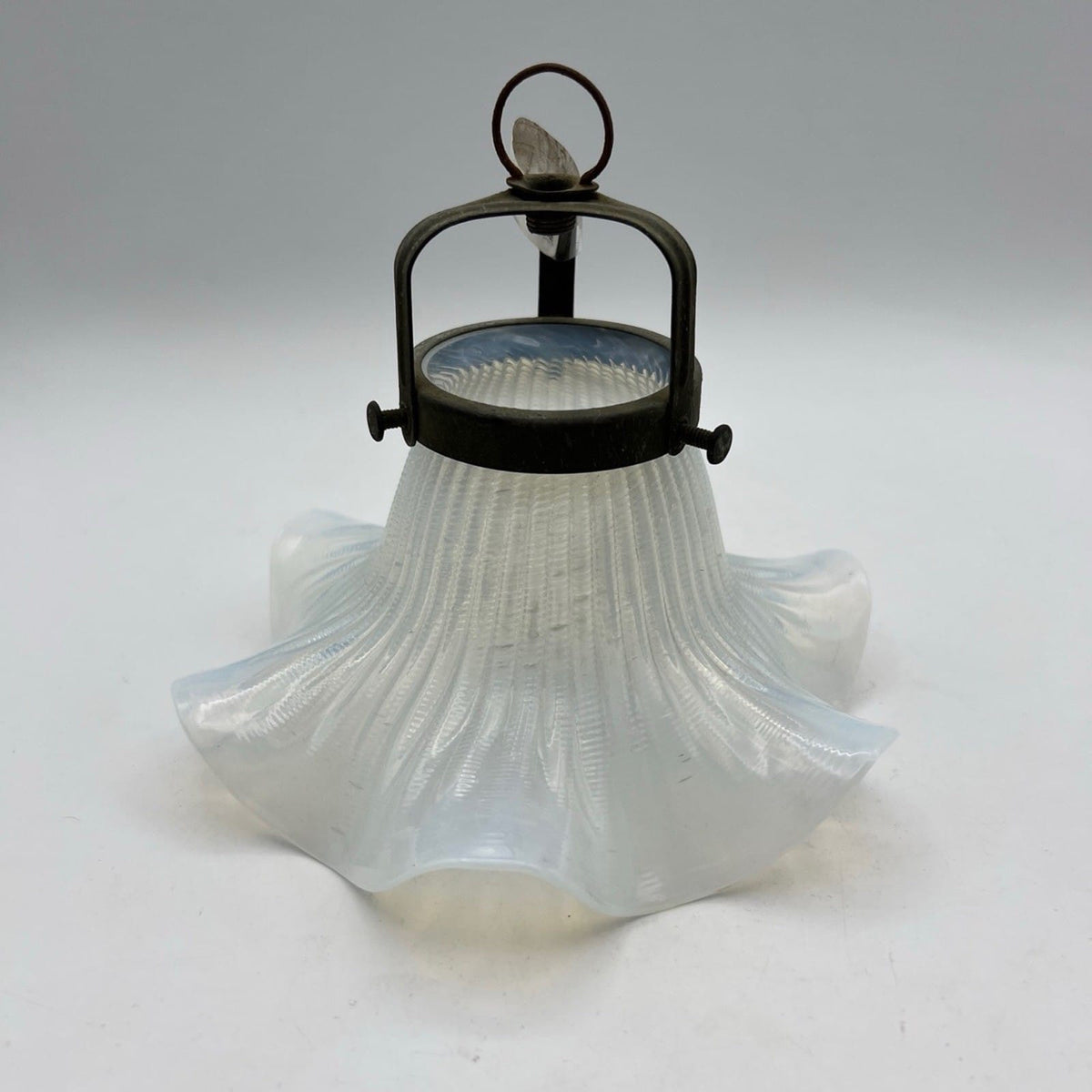 Campana paralume boccia in vetro iridescente ricambio per lampadario Anni 30 Categoria  Lampade Appliques