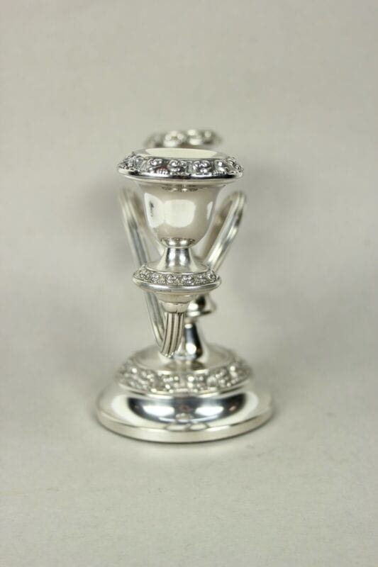 Candelabro antico in argento silver plated candeliere portacandele a 2 fiamme Categoria  Sheffield & Argento