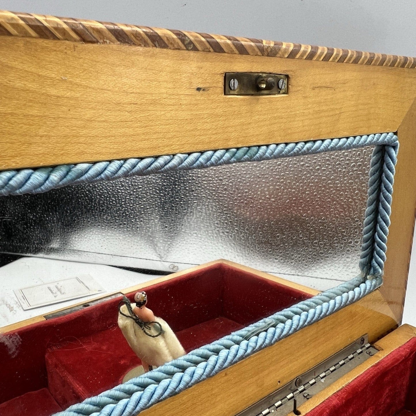 Carillon con Ballerina antica in legno portagioie cofanetto Melodia  Romantica Categoria  Carillon