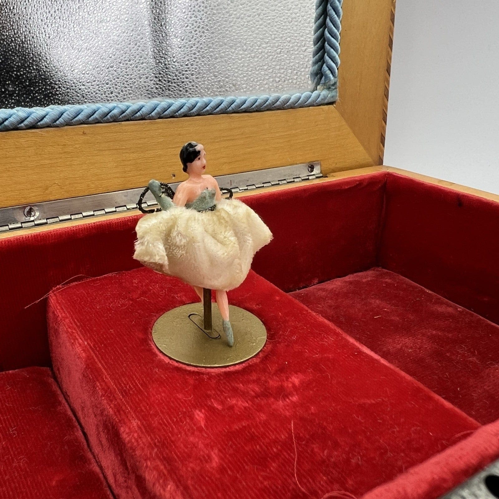 Carillon con Ballerina antica in legno portagioie cofanetto Melodia  Romantica Categoria  Carillon