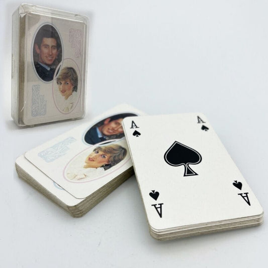 Carte da Gioco Vintage Inglesi Souvenir Principe Carlo Lady Diana Reale 1981 Categoria  Ceramiche e Porcellane