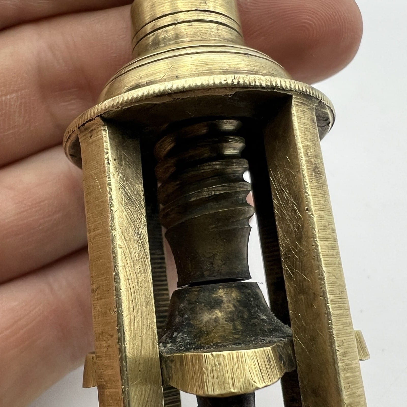 Cavatappi antico in ottone da collezione d'epoca corkscrew tirebouchon retro Categoria  Cavatappi