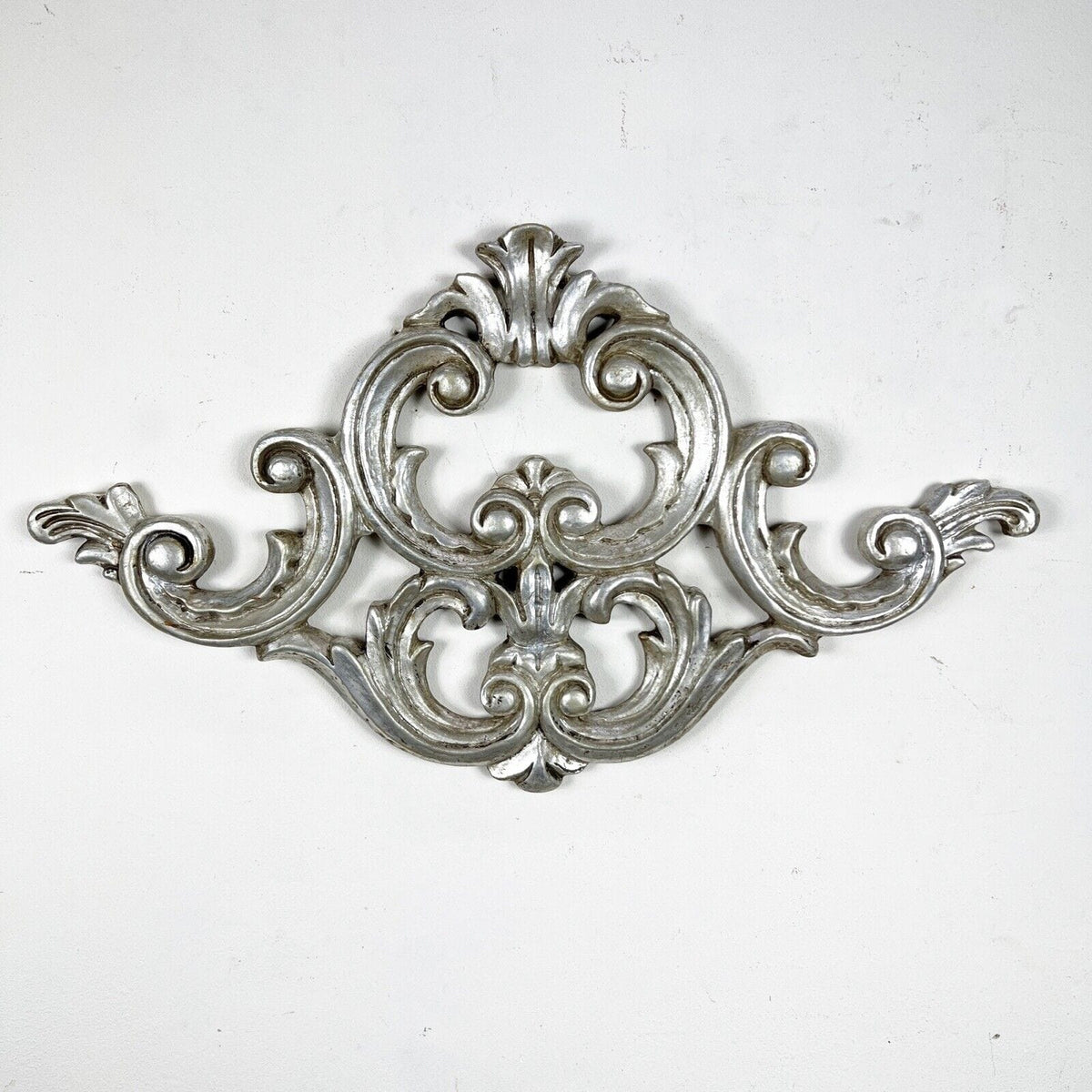 Cimasa antica in legno fregio sovraporta sopra porta intaglio barocco argento Categoria  Cimase Fregi Intagli