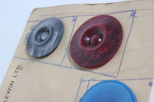 CINQUE BOTTONI D'EPOCA DA COLLEZIONE / BOTTONE GIOIELLO / FIVE VINTAGE BUTTONS Categoria  Bigiotteria & Accessori