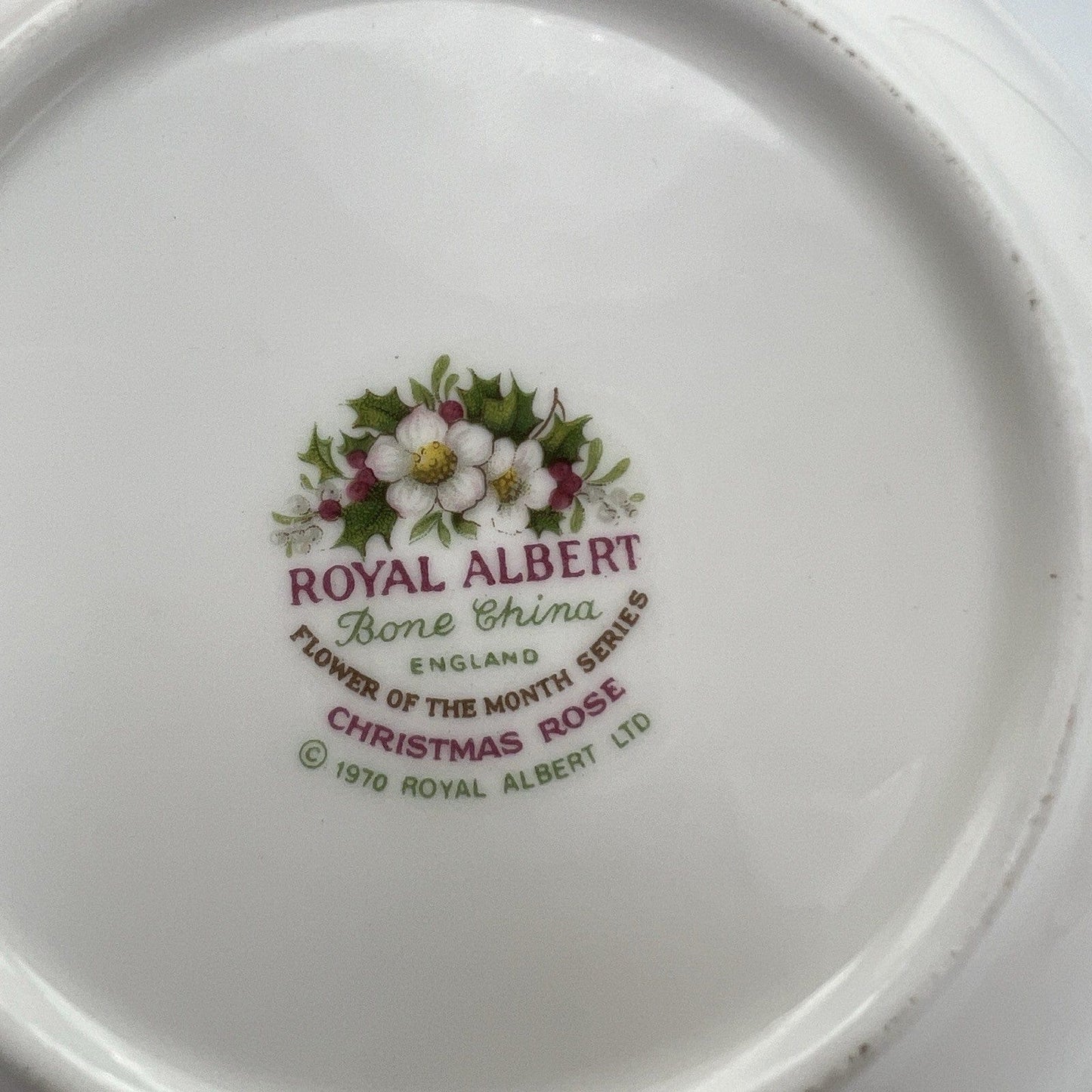 Ciotola ciotolina Coppetta in porcellana Royal Albert con mese DICEMBRE 900 1970 Categoria  Centrotavola e Ciotole
