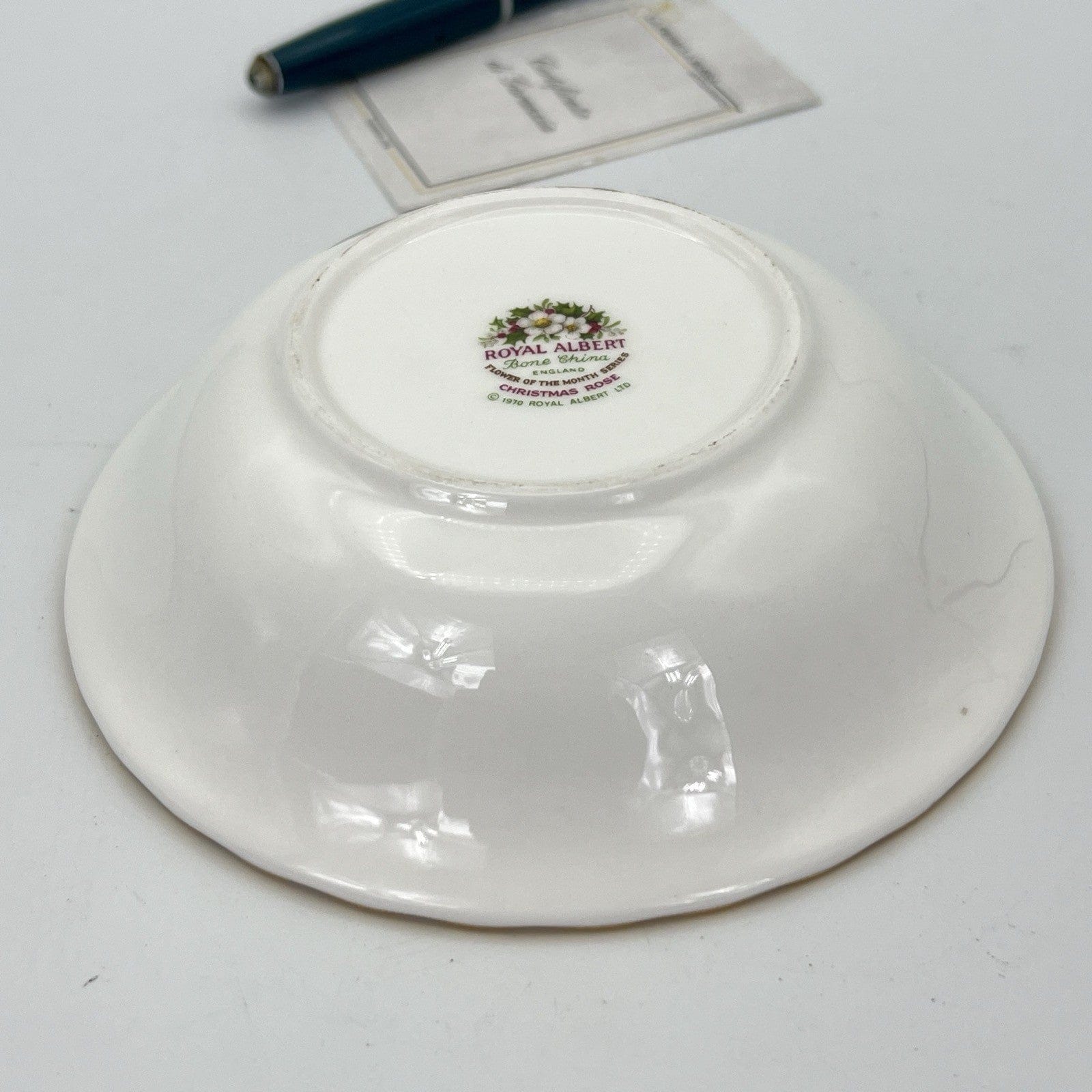 Ciotola ciotolina Coppetta in porcellana Royal Albert con mese DICEMBRE 900 1970 Categoria  Centrotavola e Ciotole