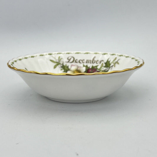 Ciotola ciotolina Coppetta in porcellana Royal Albert con mese DICEMBRE 900 1970 Categoria  Centrotavola e Ciotole