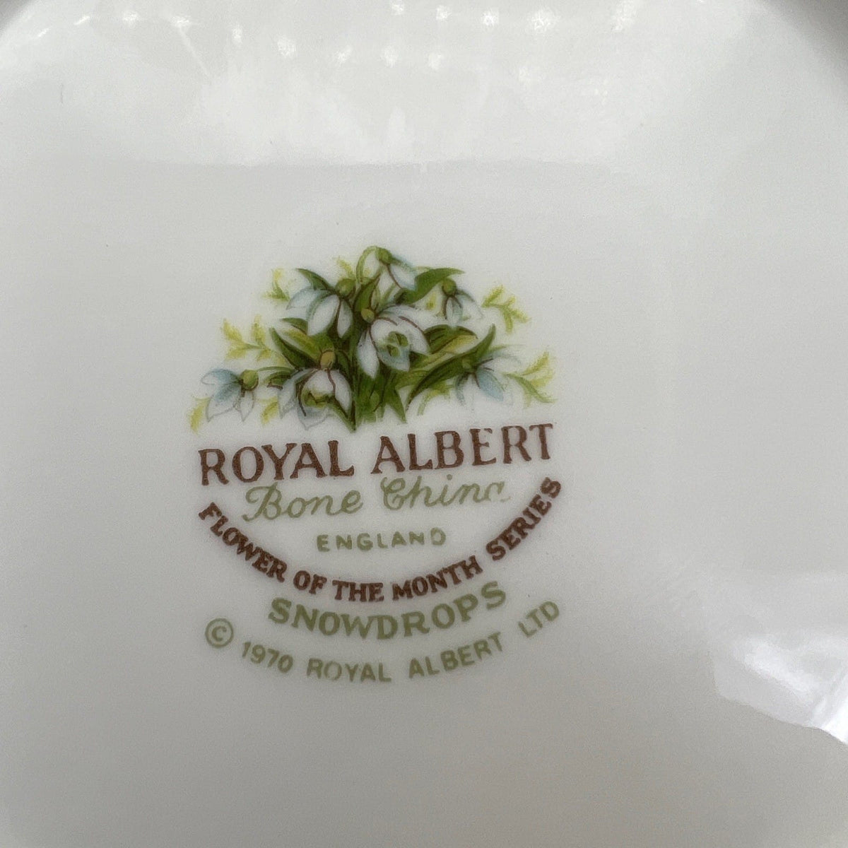 Ciotola ciotolina Coppetta in porcellana Royal Albert con mese GENNAIO '900 1970 Categoria  Servizio tazze - Tazze