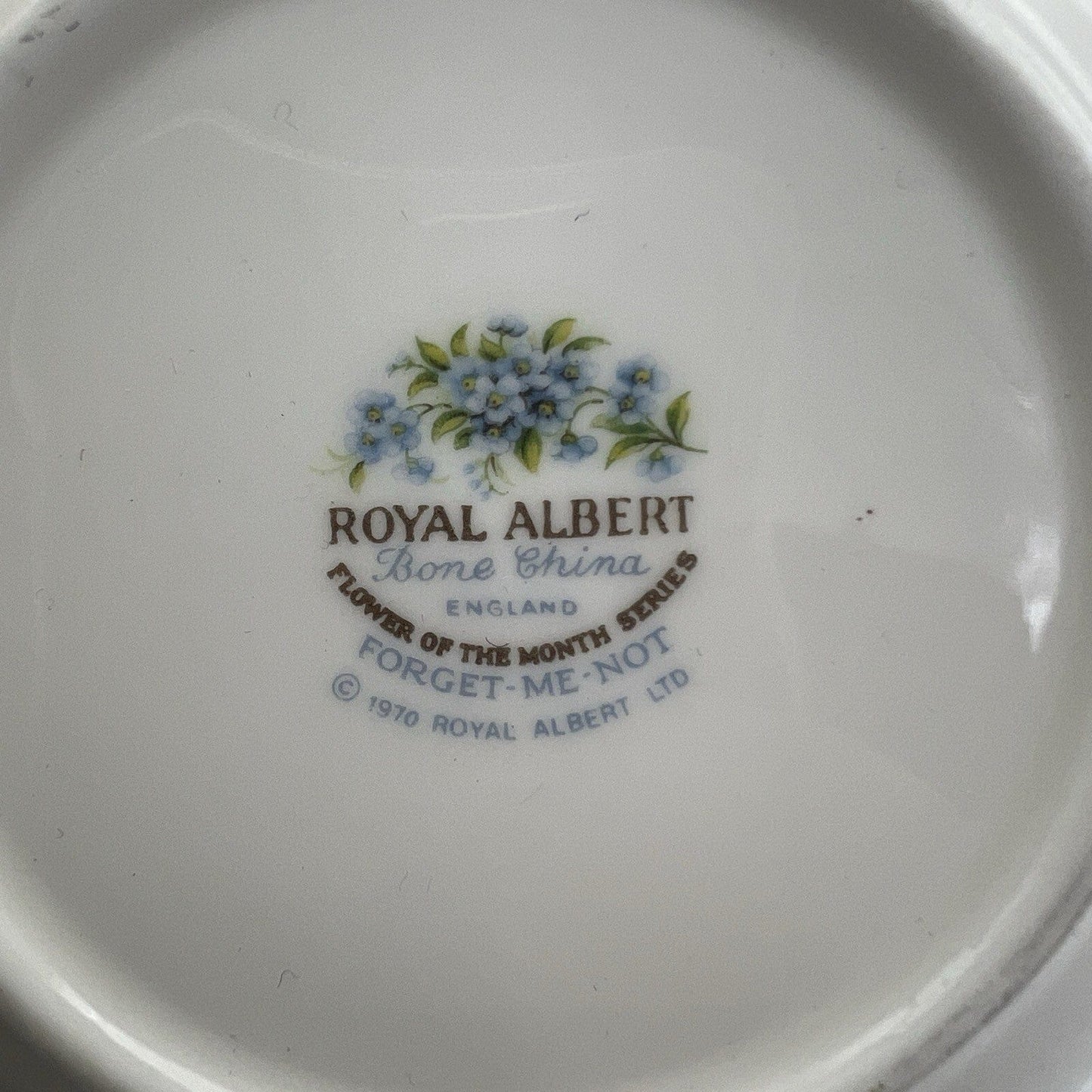 Ciotola ciotolina Coppetta in porcellana Royal Albert con mese LUGLIO 1970 900 Categoria  Centrotavola e Ciotole