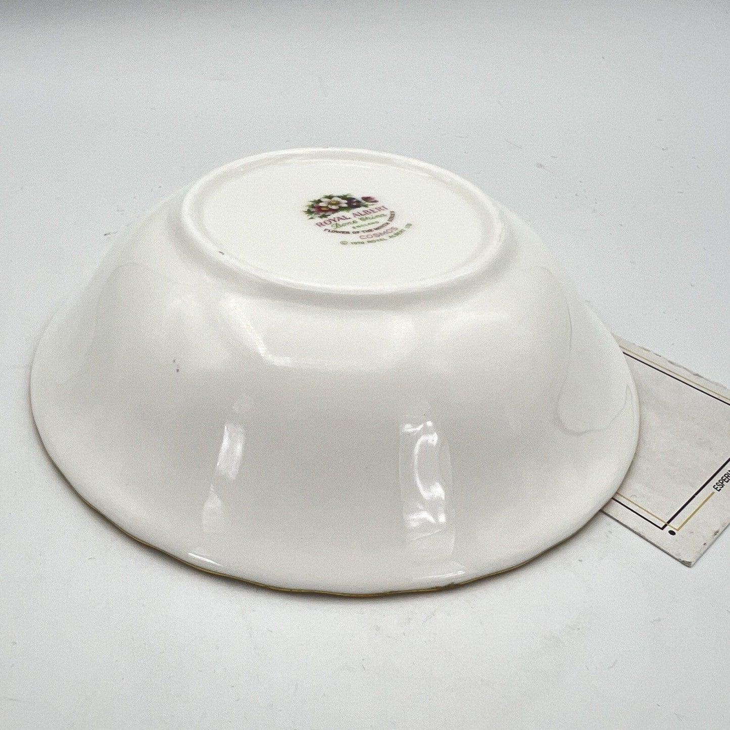 Ciotola ciotolina Coppetta in porcellana Royal Albert con mese OTTOBRE 1970 900 Categoria  Centrotavola e Ciotole