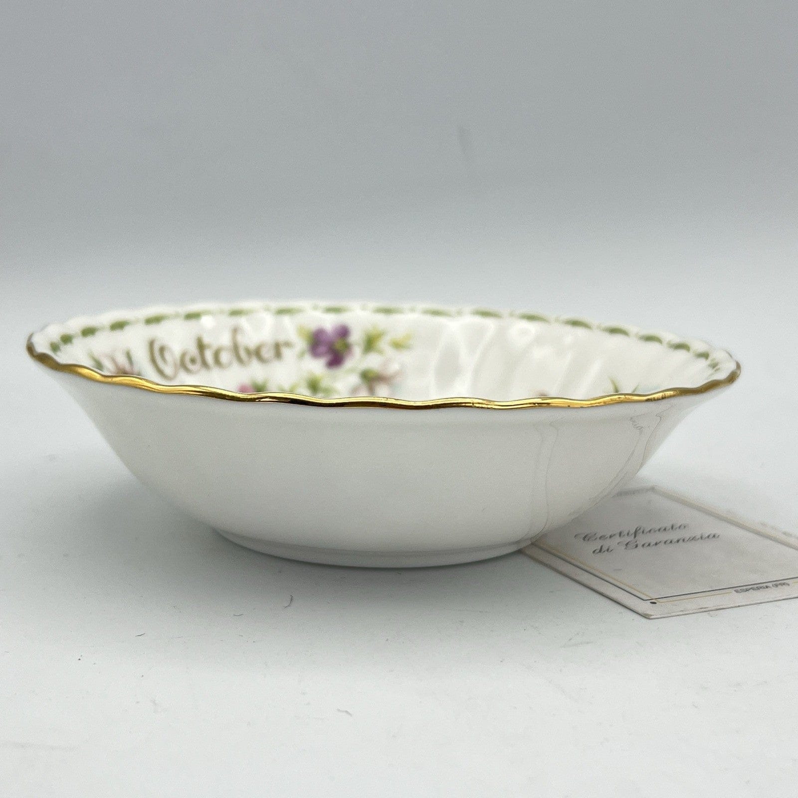 Ciotola ciotolina Coppetta in porcellana Royal Albert con mese OTTOBRE 1970 900 Categoria  Centrotavola e Ciotole