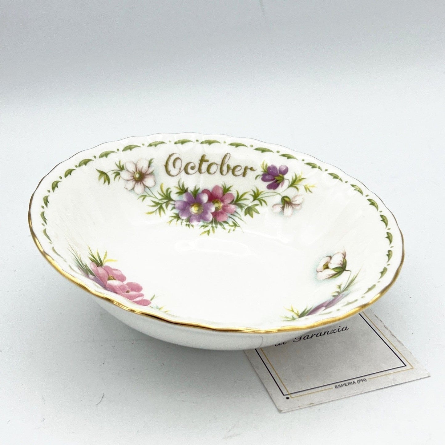 Ciotola ciotolina Coppetta in porcellana Royal Albert con mese OTTOBRE 1970 900 Categoria  Centrotavola e Ciotole